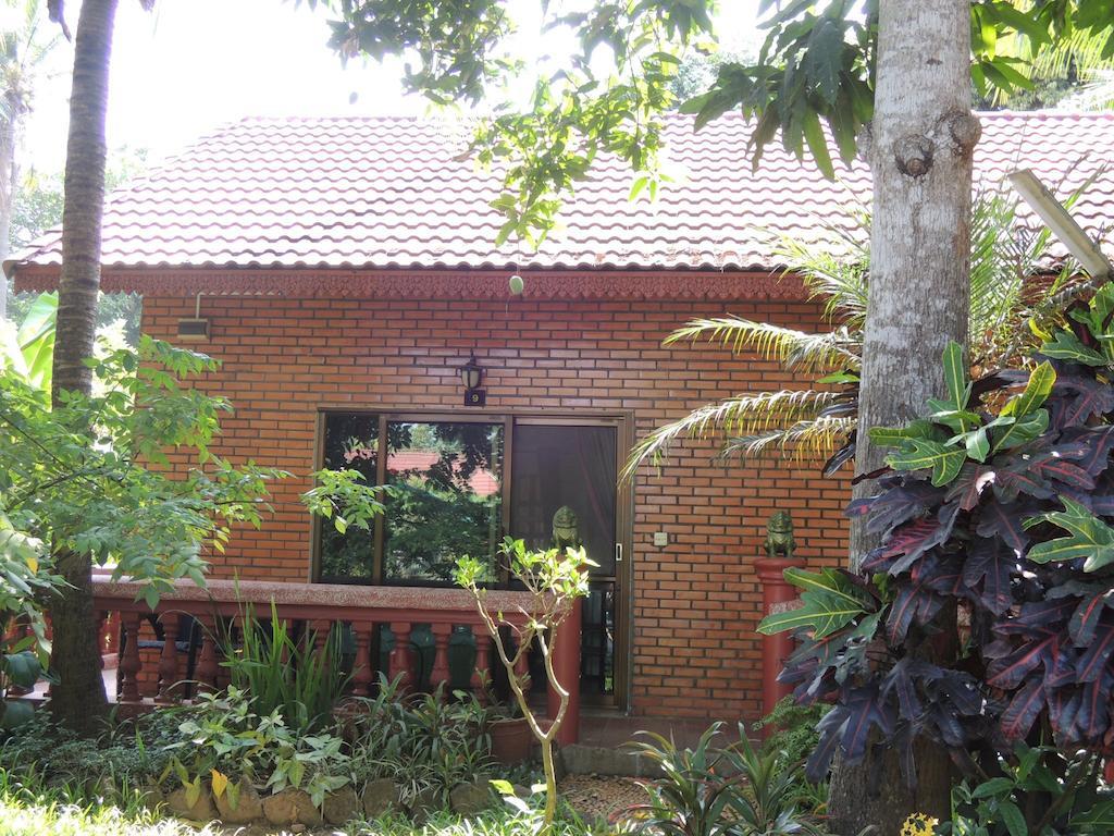 Elephant Blanc Phnom Penh Bilik gambar