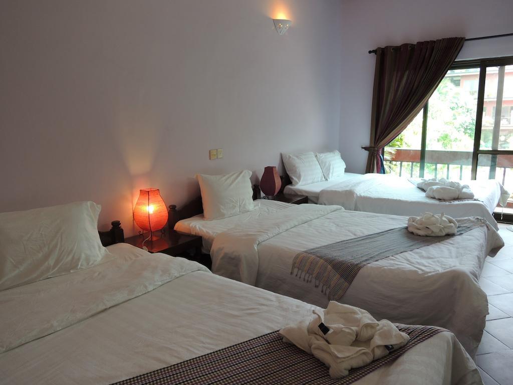 Elephant Blanc Phnom Penh Luaran gambar
